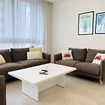 Modern 3Br Apt Next To Hotel Dieu